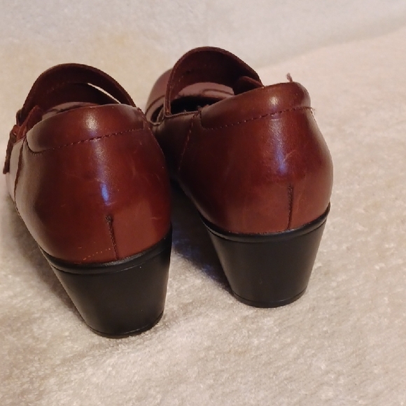 Elegant Brown Women's Shoes - Picture 4 of 10